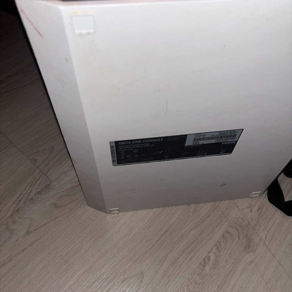 White Xbox One Console